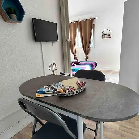 Apartment Front De Mer Avec Terrasse Et Parking *